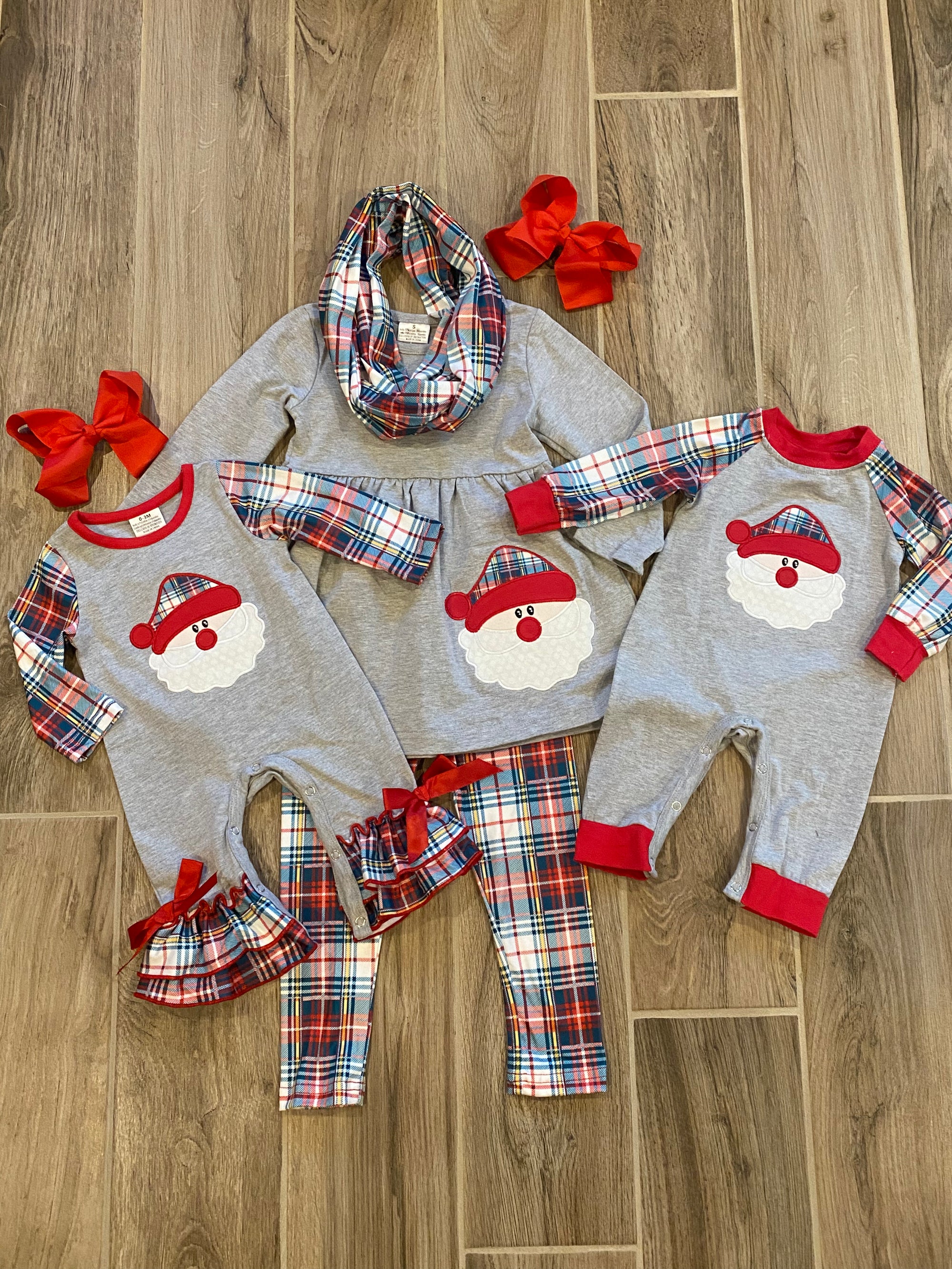 Christmas - Gray Plaid Santa w/Scarf
